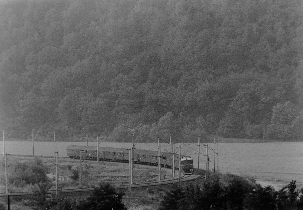 http://images.bahnstaben.de/HiFo/00040_Interrail 1982 - Teil 15  Schrott und mehr in Sighisoara/3135616163313430.jpg